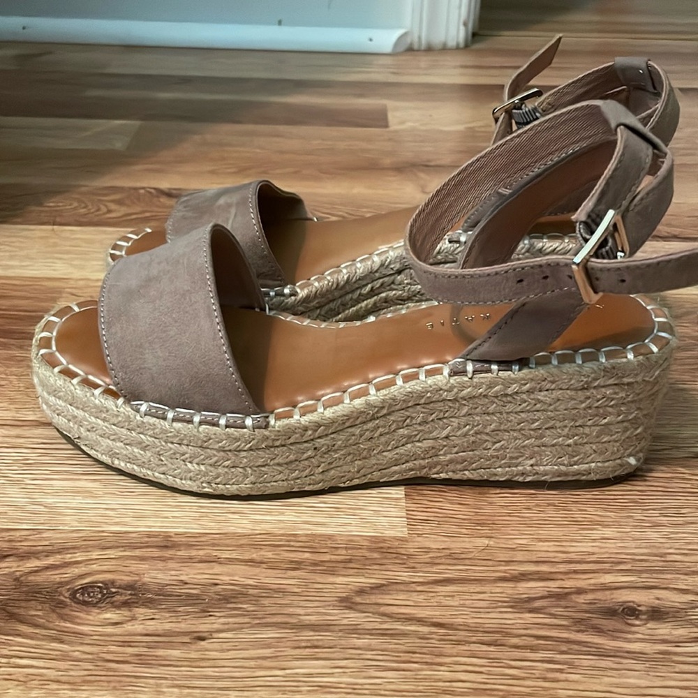 Kelly & Katie wedge with ankle strap. Size 61/2.